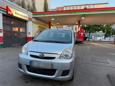 Gebraucht Daihatsu Cuore 2010 Silber Kleinwagen