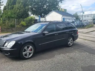 Gebraucht Mercedes E280 Avantgarde 177 PS (130 kW) 2005 Schwarz Limousine