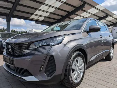 Gebraucht Peugeot 5008 Active 131 PS (96 kW) 2022 Grau SUV