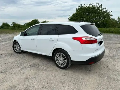 Używany Ford Focus 86 KM (63 kW) 2013 Biały Kombi