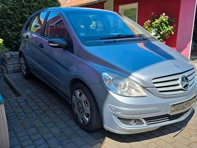 Mercedes B200