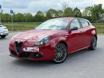 Gebraucht Alfa Romeo Giulietta 150 PS (110 kW) 2018 Rot Kleinwagen