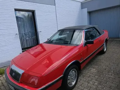 Używany Chrysler 300C 145 KM (106 kW) 1989 Czerwony Kabriolet