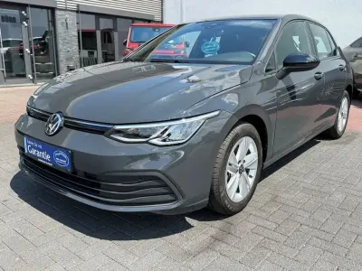 Gebraucht VW Golf VIII Life 150 PS (110 kW) 2022 Grau Limousine