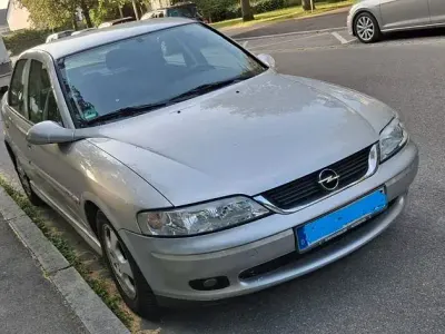 Gebraucht Opel Vectra Edition 136 PS (100 kW) 2000 Silber Limousine