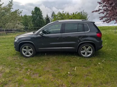 Gebraucht VW Tiguan LOUNGE 150 PS (110 kW) 2015 Grau SUV