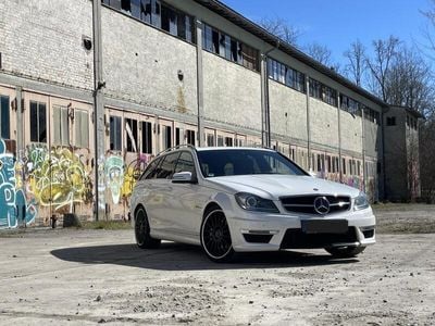 Mercedes C63 AMG
