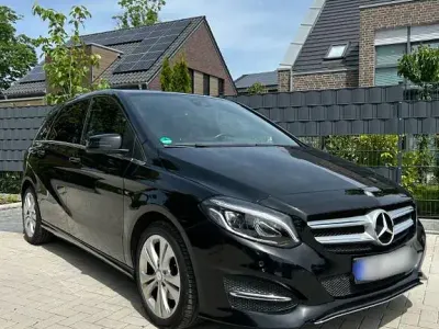 Gebraucht Mercedes B200 Urban 136 PS (100 kW) 2015 Schwarz Van / Kleinbus