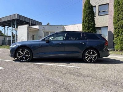 Gebraucht Volvo V60 Plus 197 PS (144 kW) 2023 Blau Kombi