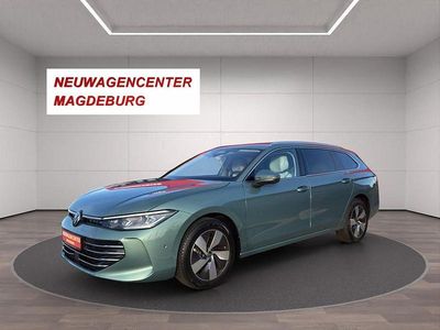 Maripositgrün metallic Gebraucht 2025 VW Passat Elegance Kombi | 41.480 € (Etwas zu teuer)