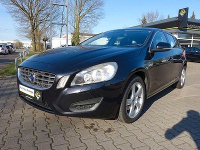 Gebraucht Volvo V60 Momentum 163 PS (119 kW) 2012 Schwarz Kombi
