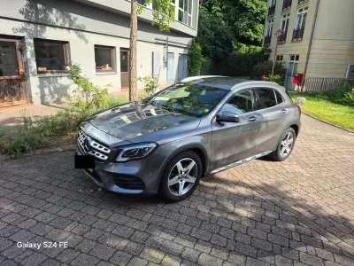 Gebraucht Mercedes GLA250 211 PS (155 kW) 2019 Grau SUV