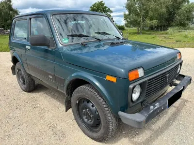 Gebraucht Lada niva 82 PS (60 kW) 2010 Grün SUV