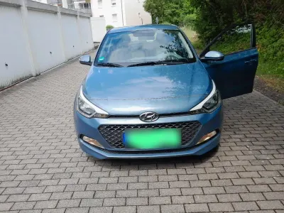 Gebraucht Hyundai i20 Pure 75 PS (55 kW) 2018 Blau Limousine