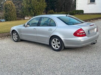 Gebraucht Mercedes 220 150 PS (110 kW) 2004 Silber Limousine