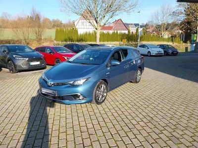 Gebraucht Toyota Auris Hybrid Basis 136 PS (100 kW) 2016 Denimblau metallic Kombi