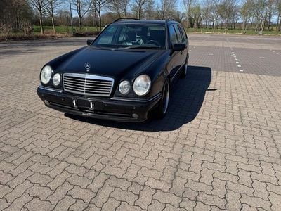 Usata Mercedes E55 AMG AMG 354 CV (260 kW) 1998 Nero Station wagon