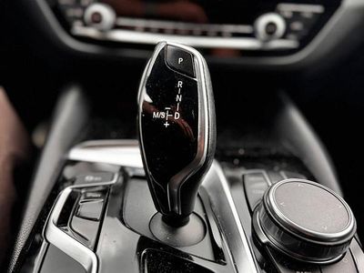 Gebraucht BMW 520 Sport Line 190 PS (139 kW) 2018 Grau Kombi