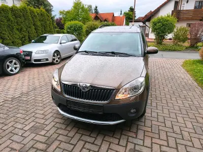 Gebraucht Skoda Roomster Scout 105 PS (77 kW) 2014 Andere farben Kombi