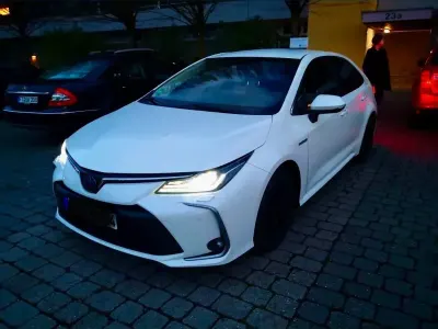 Gebraucht Toyota Corolla Comfort 122 PS (89 kW) 2019 Weiß Limousine