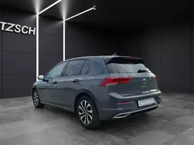 Gebraucht VW Golf VIII Active 150 PS (110 kW) 2023 Delfingrau metallic Limousine