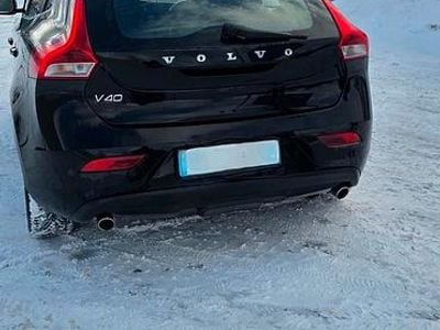 Schwarz Gebraucht 2016 Volvo V40 Kombi | 5.900 € (Etwas zu teuer)