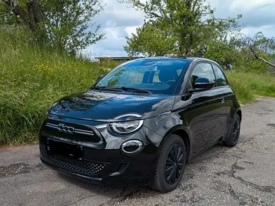 Gebraucht Fiat 500e Action 69 kW (95 PS) 2022 Schwarz Limousine