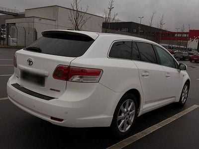 Gebraucht Toyota Avensis 150 PS (110 kW) 2010 Weiß Kombi