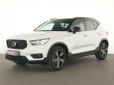 Gebraucht Volvo XC40 R-Design 163 PS (119 kW) 2022 Crystal white SUV