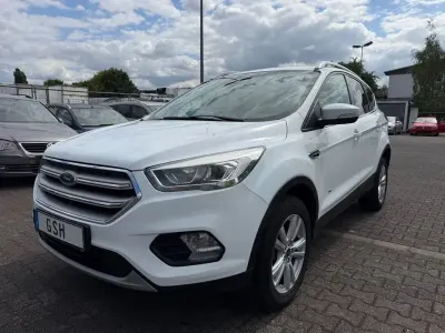 Gebraucht Ford Kuga Titanium 150 PS (110 kW) 2017 Weiß SUV