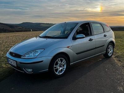 Gebraucht Ford Focus 110 PS (80 kW) 2003 Silber Kleinwagen