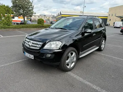 Używany Mercedes ML350 272 KM (200 kW) 2006 Czarny SUV