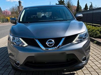 Gebraucht Nissan Qashqai 118 PS (86 kW) 2016 Grau SUV