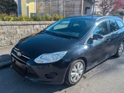 Gebraucht Ford Focus Trend 116 PS (85 kW) 2013 Schwarz Limousine