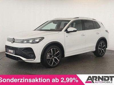 Gebraucht VW Tiguan R-line 150 PS (110 kW) 2025 Pure white SUV
