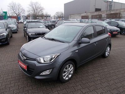 Grau Gebraucht 2014 Hyundai i20 Kleinwagen | 9.000 € (Fairer Preis)
