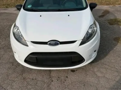 Używany Ford Fiesta 60 KM (44 kW) 2009 Biały Hatchback