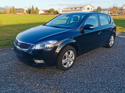 Gebraucht Kia Ceed 125 PS (91 kW) 2011 Schwarz Kleinwagen