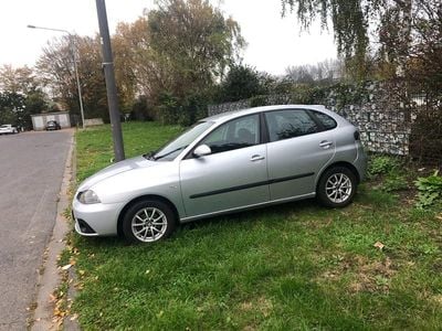 Grau Gebraucht 2006 Seat Ibiza Kleinwagen | 1.800 € (Fairer Preis)