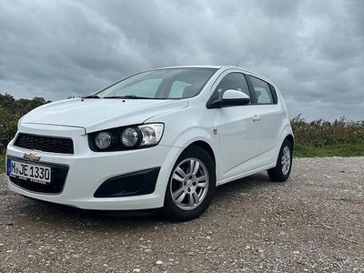 Gebraucht Chevrolet Aveo 97 PS (71 kW) 2012 Weiß Kleinwagen