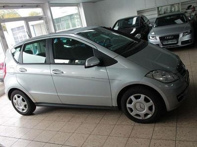 Gebraucht Mercedes A180 109 PS (80 kW) 2010 Silber Kleinwagen