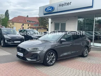 Gebraucht Ford Focus ST-Line X 155 PS (114 kW) 2024 Grau Limousine
