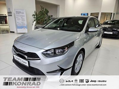 Używany Kia Ceed Vision 101 KM (74 kW) 2024 Srebrny Hatchback