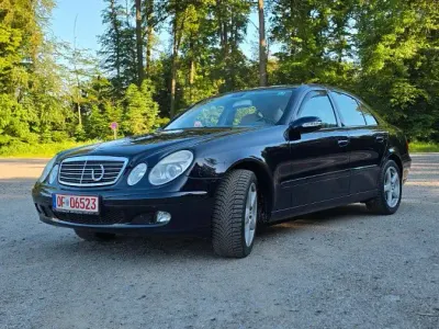 Gebraucht Mercedes E220 150 PS (110 kW) 2006 Blau Limousine