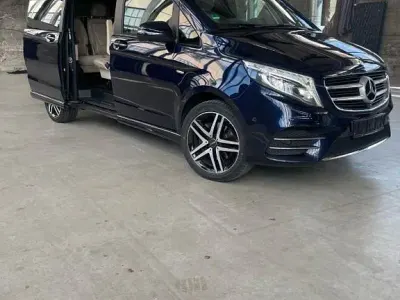 Gebraucht Mercedes V250 Avantgarde 190 PS (139 kW) 2016 Schwarz Van / Kleinbus