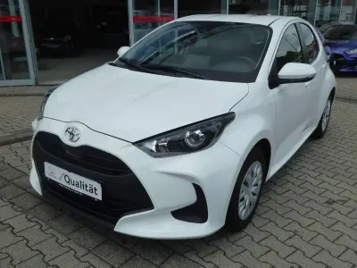 Gebraucht Toyota Yaris Comfort 72 PS (52 kW) 2022 Schneeweiß Kleinwagen