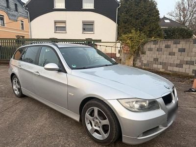 Gebraucht BMW 320 163 PS (119 kW) 2006 Silber Kombi