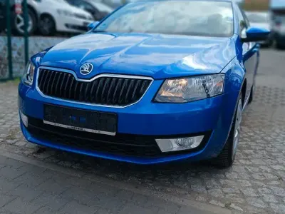 Gebraucht Skoda Octavia Ambition 105 PS (77 kW) 2014 Blau Kombi