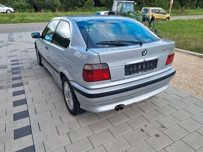 BMW 323 Compact