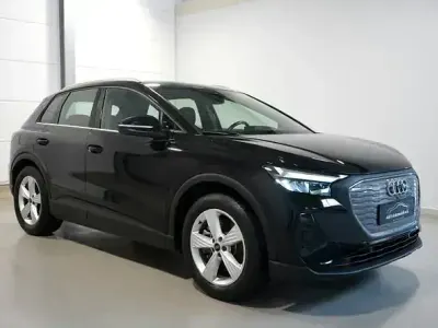 Gebraucht Audi Q4 e-tron Basis 150 kW (204 PS) 2023 Schwarz SUV